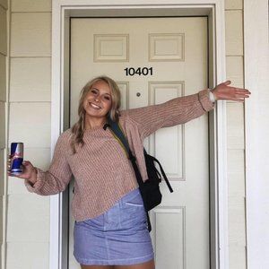 Meet your Posher, Hannah